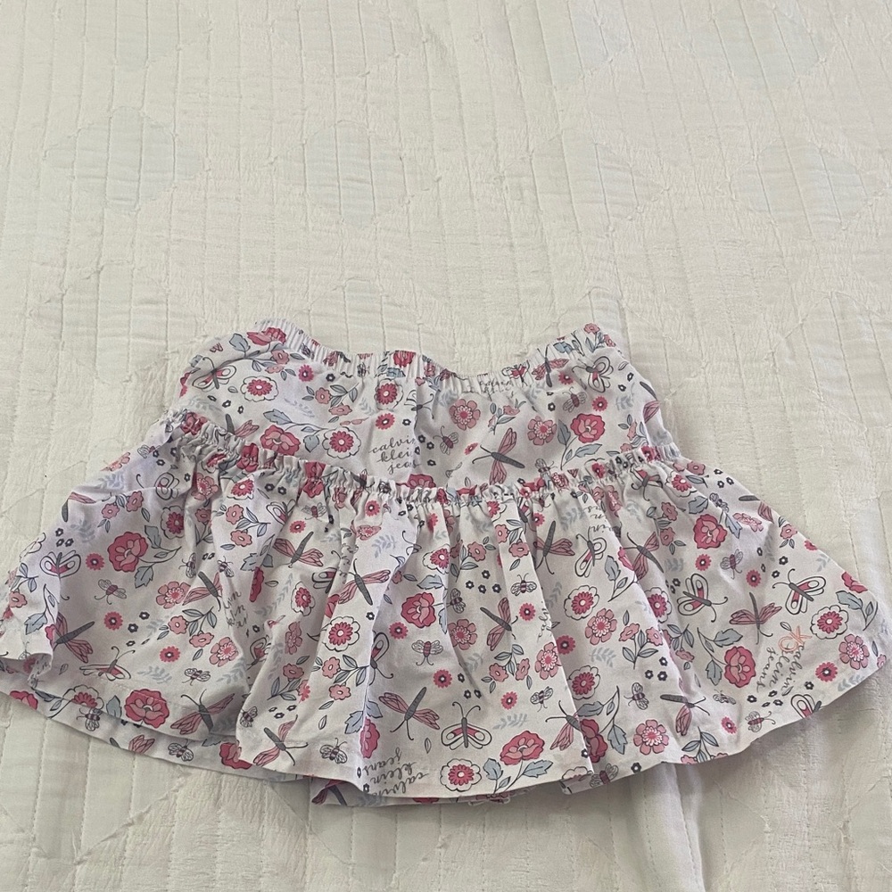 Calvin Klein Jeans Floral Skirt with Pink and White